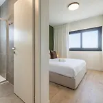 Sunset Gardens דירה