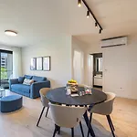 Sunset Gardens Apartment *