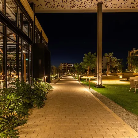 Sunset Gardens Apartment