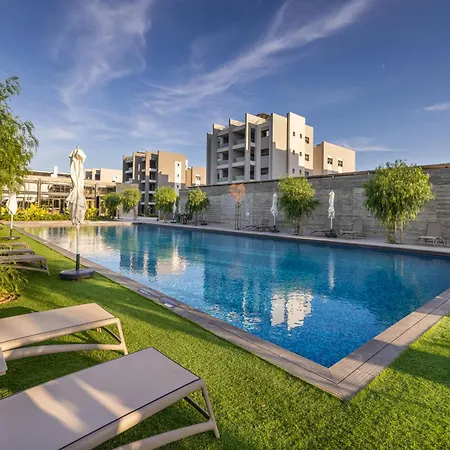 Sunset Gardens Apartment *